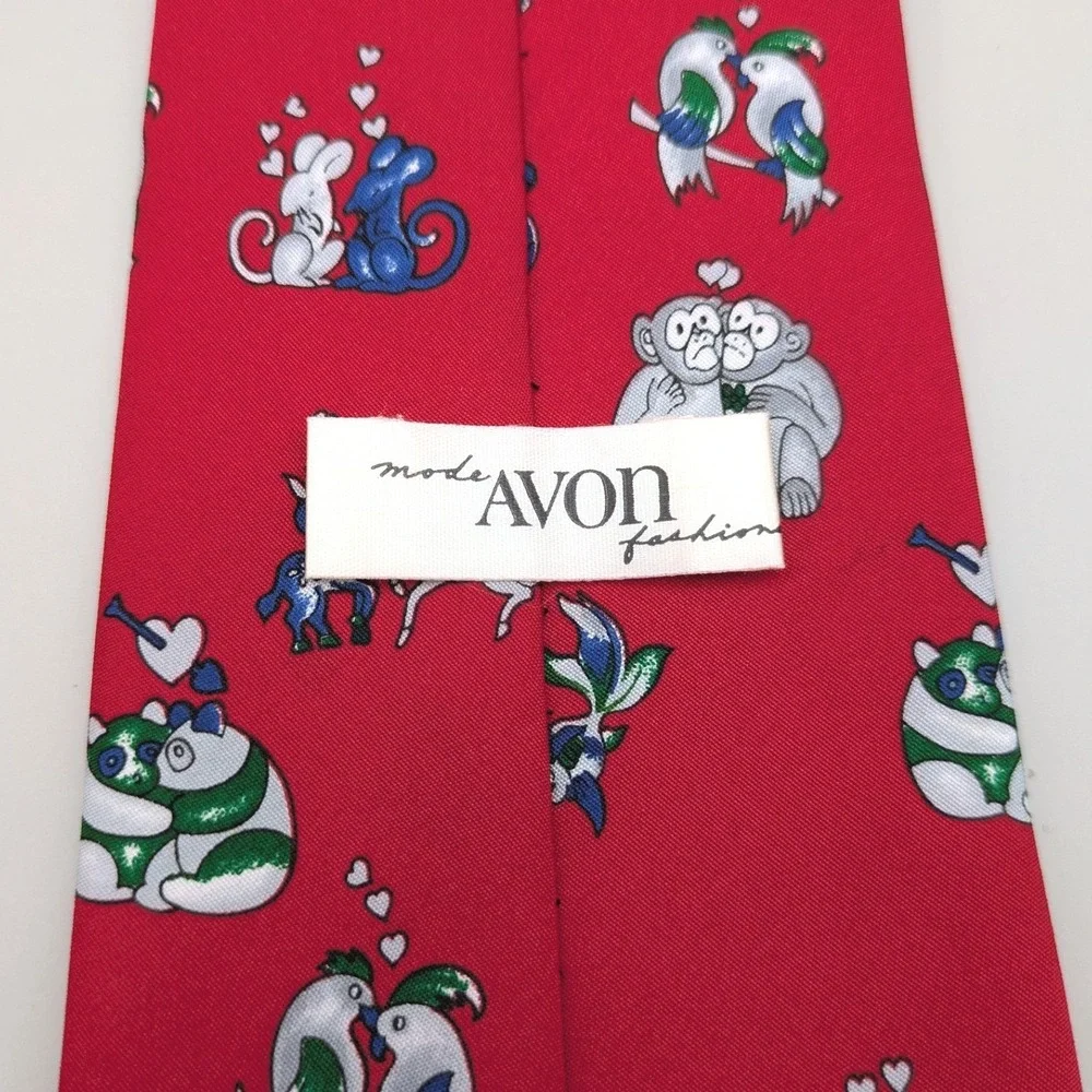 Vintage Avon Fashion Red Valentines Day‎ Love Hearts Animals Neck Tie